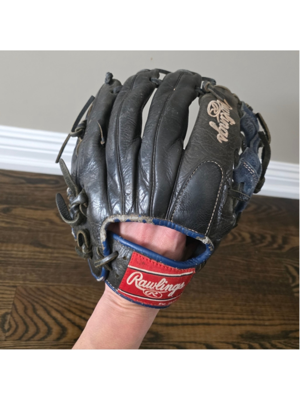 Rawlings Players Series Baseball Glove Black Blue Youth RHT Leather Utility Mitt
